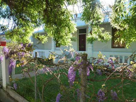 Swallows Rest Guest House Bed & Breakfast Accommodation in Porterville Swallows Rest Guest House Bed & Breakfast Accommodation in Porterville